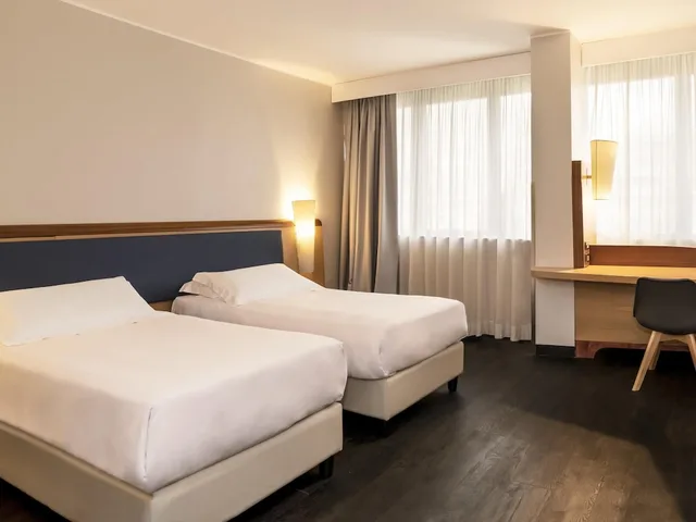 غرفة سوبيريور بسريرين منفصلين، Mercure Roma West 5/9