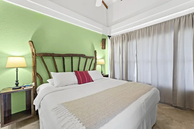 2 Bedrooms, Lagoon, Premier, 1 King and 2 Queen Beds, Bay View، Umaya Resort Adventures 4/8