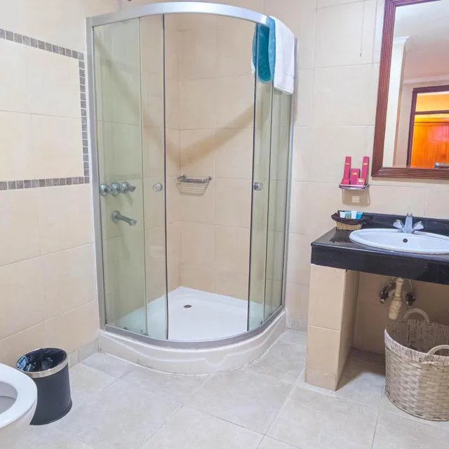 جناح، Muthu Silver Springs Hotel Nairobi 5/11