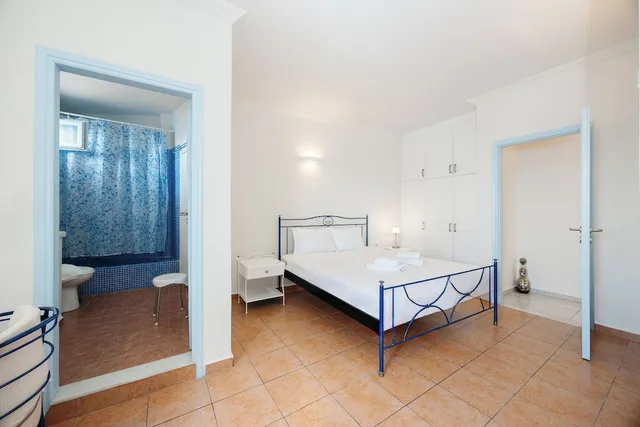 Grand, Suite, Double and Twin Beds, Caldera View, Kastro Suites 1/10