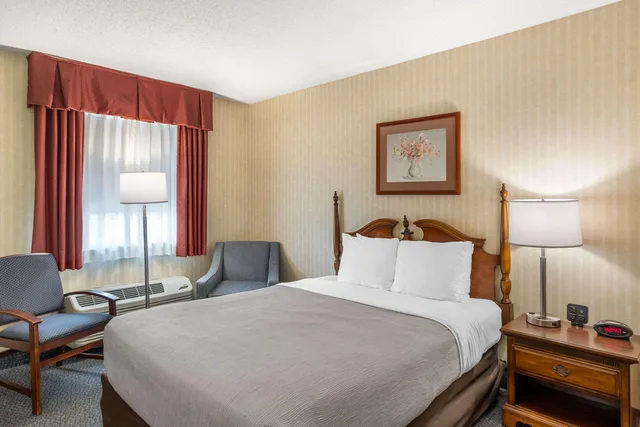 Efficiency, Queen Bed، Quality Inn Gettysburg Motor 1/3