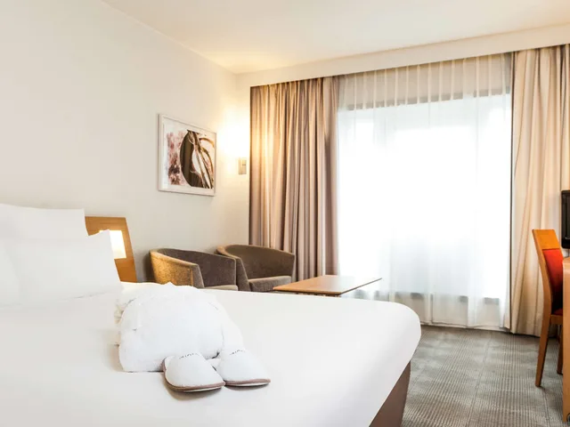 Family, Double Bed, Sofa, Novotel Gent Centrum 2/8