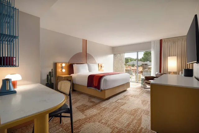 Pool, King Bed, Patio، Poco Diablo Resort 1/6
