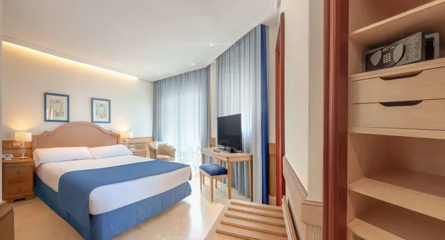 جناح جونيور مفرد بحوض جاكوزي، Sh Villa Gadea 1/3