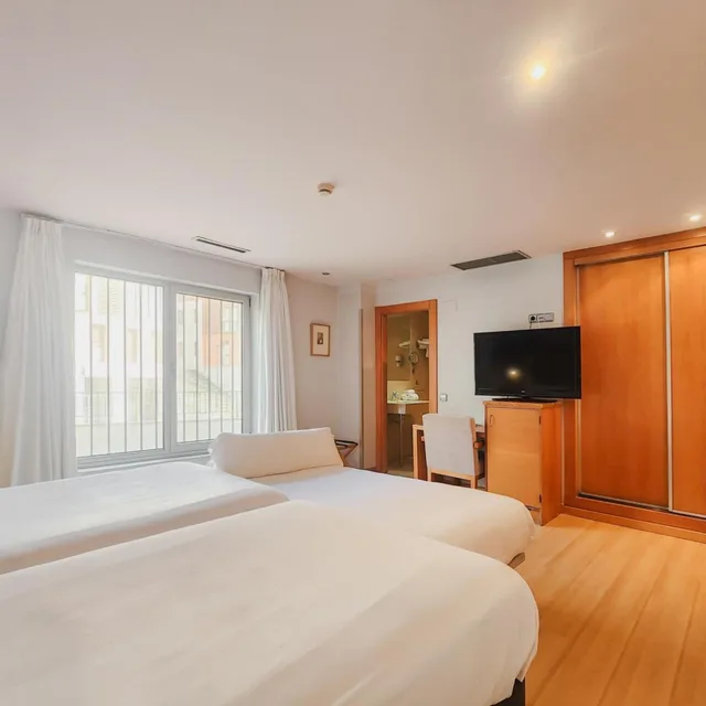 غرفة بسريرين منفصلين مع سرير إضافي، Hotel Faranda Marsol Candas, Ascend Hotel Collection 4/7