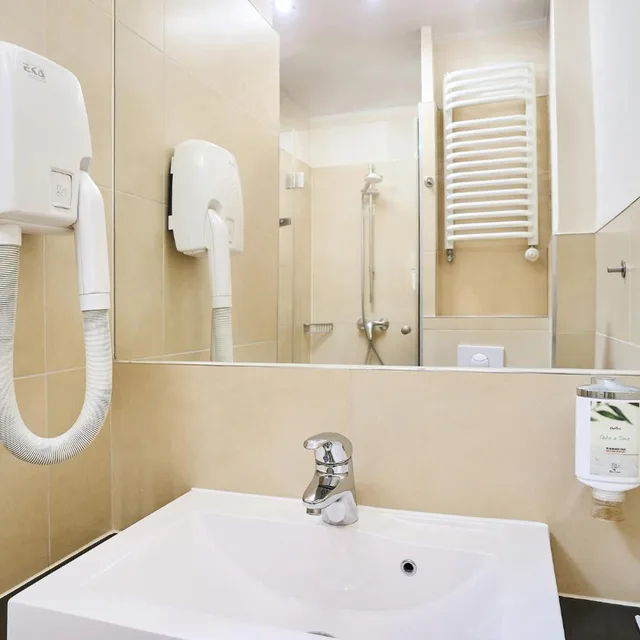 Room, Triple, Hotel Desilva Inn Katowice Airport 5/8