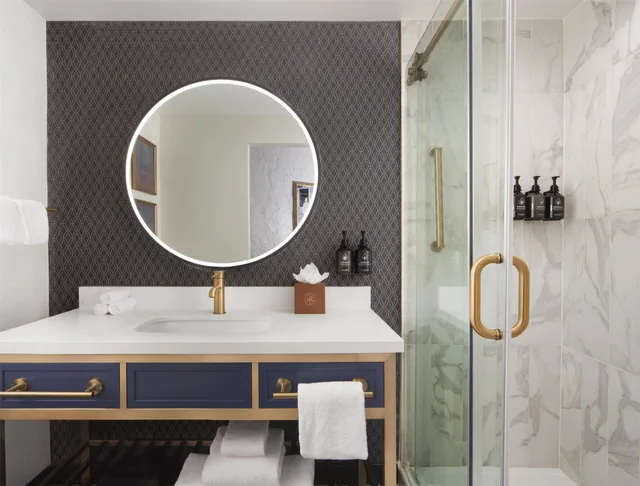 استوديو ديلوكس بسرير كينج، Hotel Royer Urbana Champaign, Tapestry Collection by Hilton 3/4