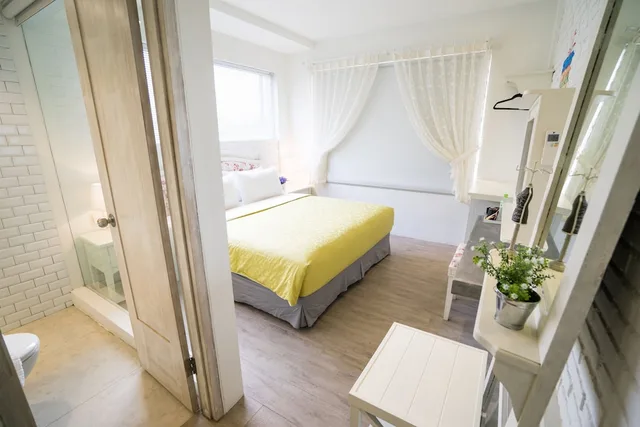 French, Twin Beds، Summerbird - Bed And Brasserie 2/7