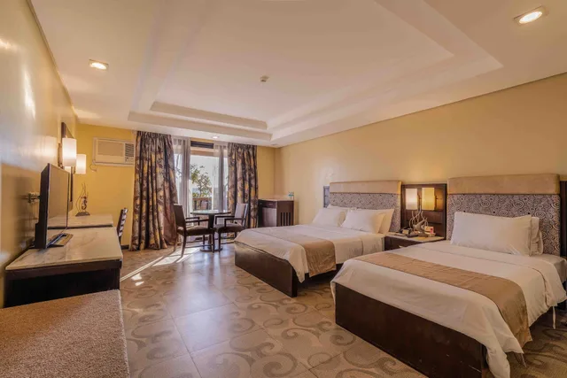 غرفة بريميوم بسرير كينج بإطلالة على المسبح بغرفة نوم واحدة، Coron Westown Resort 3/10