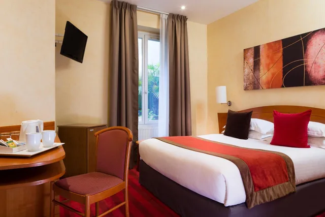 غرفة كومفورت بسرير كوين، Europe Hotel Paris Eiffel 5/8