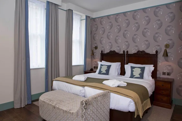 Bloomsbury, Double Bed، The Morton Hotel 5/10