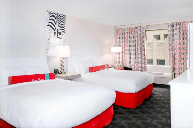 Room, 2 Queen Beds, Mountain View, High Floor, The Curtis Denver a DoubleTree by Hilton Hotel 2/6