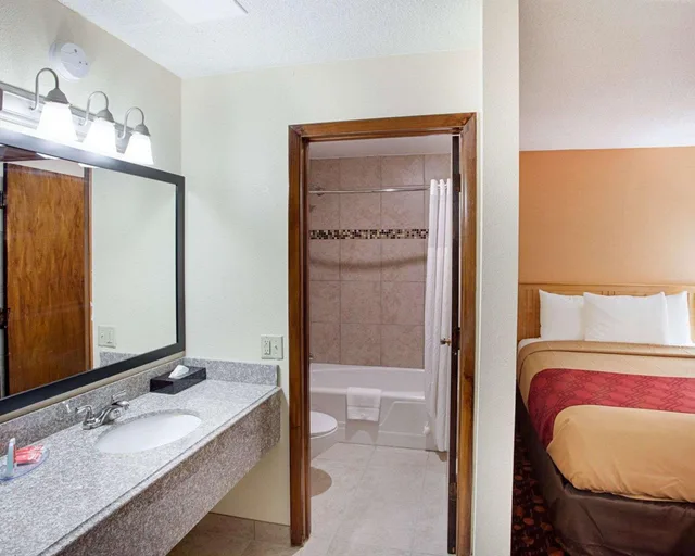 غرفة بسريرين كوين، Econo Lodge Phillipsburg, KS 3/3