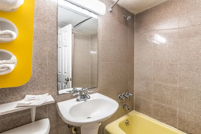 غرفة قياسية بسرير كوين للمدخنين، Motel6 Elmsford, NY - White Plains 7/10