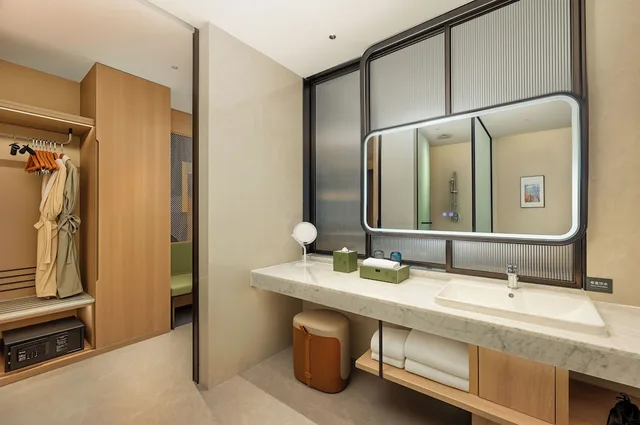 غرفة قياسية بسرير كينج بإطلالة على الجبل، Holiday Inn Ningde Jiaocheng by IHG 5/6