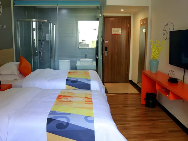Fashion, Family, 1 King and 1 Single Beds، Shell Zhangjiakou City Qiaodong District Yingzuo Hotel 1/2