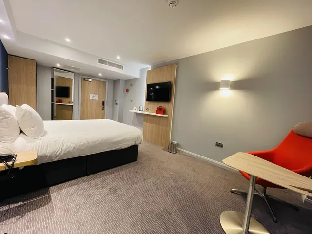 غرفة قياسية بسرير كينج لذوي الإعاقة، Holiday Inn Express Cheltenham 5/5