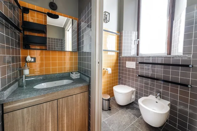 غرفة قياسية بسرير مزدوج بحمام خاص في الطابق الأرضي، Versoverde Alzaia Naviglio Grande 4/4