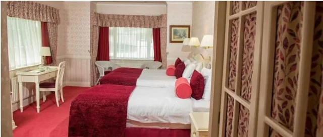 غرفة ثلاثية بسرير مزدوج وسرير فردي، Killeen House Hotel Rozzers Restaurant 6/6