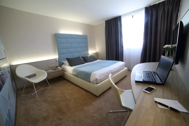 غرفة بريميوم بسرير مزدوج، Hotel Plaza Site Du Futuroscope 1/1
