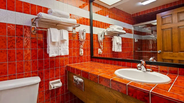 غرفة بسريرين كوين، Best Western Pine Tree Motel 4/4