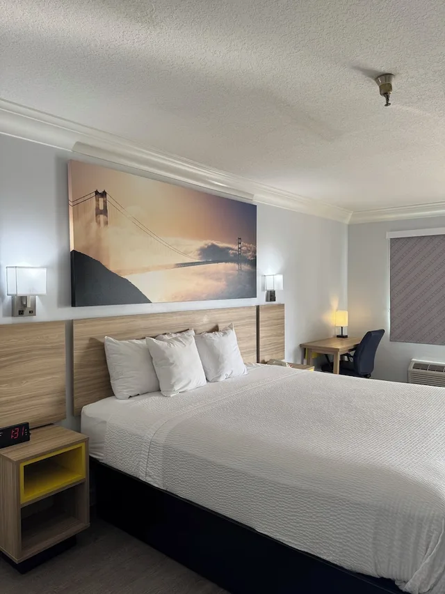 غرفة ديلوكس بسرير كينج، Days Inn by Wyndham Near City Of Hope 5/10