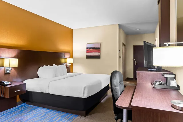 غرفة بسرير كينج، Best Western St. Louis Airport North Hotel & Suite 5/6