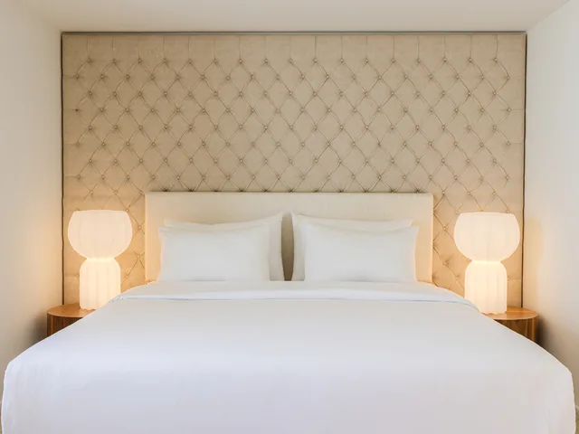 غرفة سوبيريور بسرير كينج بإطلالة على الحديقة، Amirandes, A Resort to Live 3/4