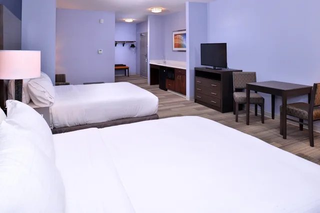 غرفة قياسية بسريرين كوين، Holiday Inn Express Amp Suitesloma Linda San Bernardino S 1/4