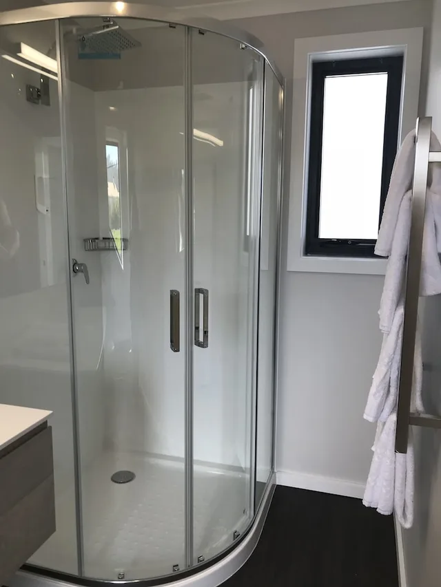 شقة بثلاثة أسرّة وسريرين كوين بـ3 غرف نوم بمطبخ، Seabrook Motel 7/7