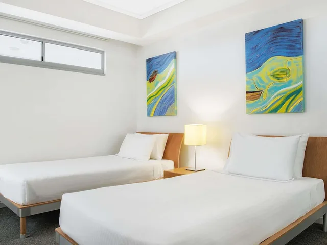 شقة بسريرين مزدوجين بإطلالة على المسبح بغرفتي نوم، THE SEBEL MAROOCHYDORE 1/4