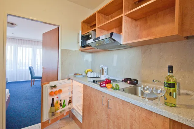 غرفة متصلة بسرير مزدوج، Room in B&B - Studio for 2 People in Hamburg Mitte, Cozy and Modern 7/8