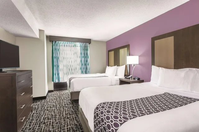 Room, 2 Queen Beds, La Quinta Inn & Suites by Wyndham Covington 7/9