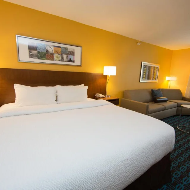 غرفة بسريرين كوين مع أريكة، Fairfield Inn Suites By Marriott Burlington 2/4