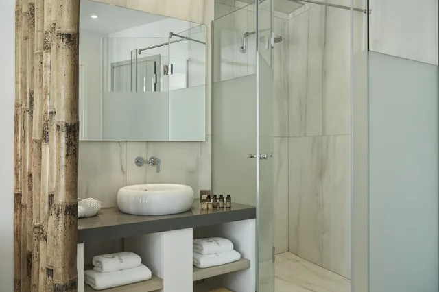 Panorama, Suite, Queen Bed, Outdoor Jetted Tub, Grand Beach 4/4