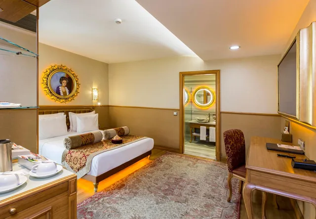Deluxe, King Bed, Hotel Sultania Boutique Class 5/7