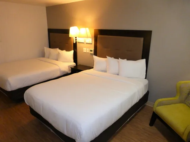 غرفة ديلوكس بسريرين كوين للمدخنين لذوي الإعاقة، Red Roof Inn Houston - Jersey Village 1/6