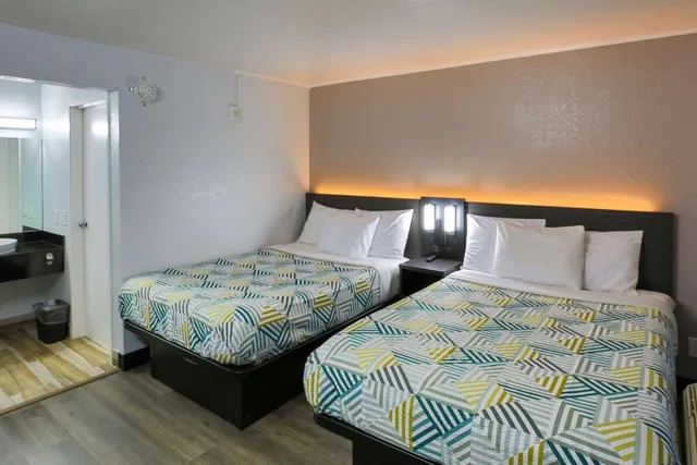 غرفة بسريرين كوين لذوي الإعاقة، Motel6 Sacramento, CA - Old Sacramento North 2/8