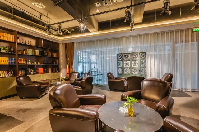 James Joyce Coffetel Shijiazhuang Railway Station، شيجياتشوانغ 30/48