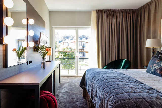 غرفة بسرير مزدوج بشرفة في الملحق، Hotel Skansen Bastad 1/2