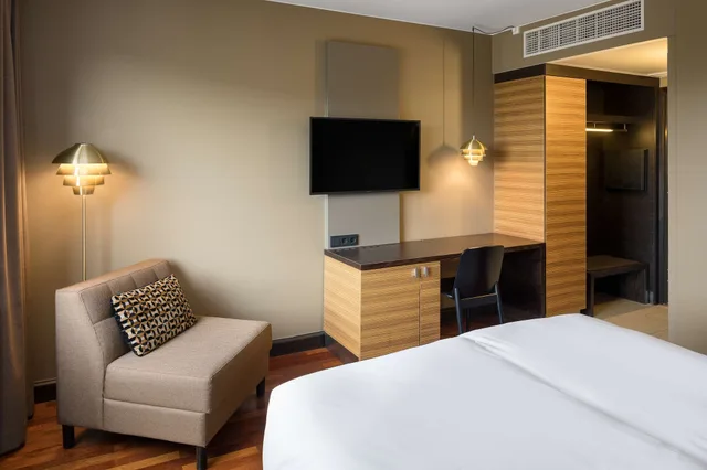 Standard, Twin Beds, City View, Radisson Blu Marina Palace 4/7