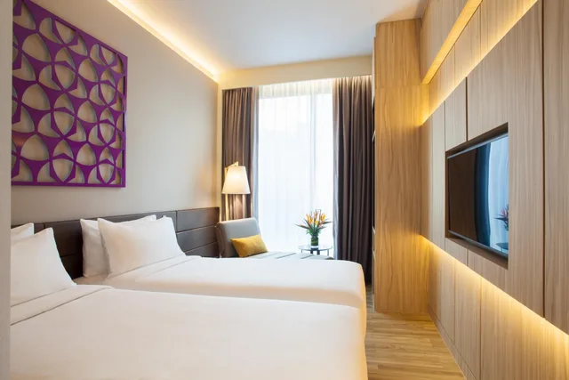 غرفة بريفيليج بسريرين منفصلين مع دخول الصالة في طابق مرتفع، Mercure Singapore On Stevens 1/10