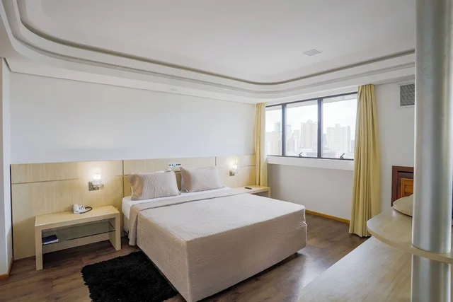 غرفة بريميوم ثلاثية بسرير مزدوج وسرير فردي، Alven Hotel by Slaviero Hoteis 1/4