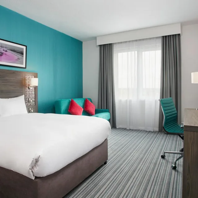 Standard, Twin Beds, Sofa, Leonardo Hotel Belfast 1/5