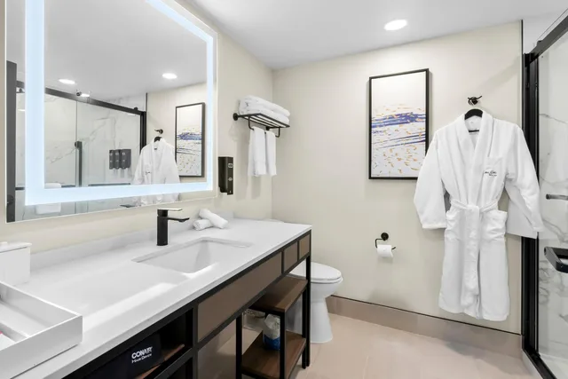 جناح بسرير كوين، Latitude Suites Tinton Falls Eatontown 3/4