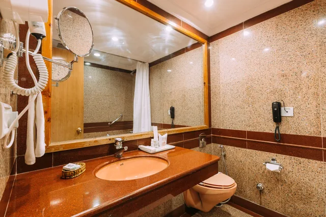 Super, Deluxe, Double Bed, Small Balcony, Bathtub، Willow Banks 7/9
