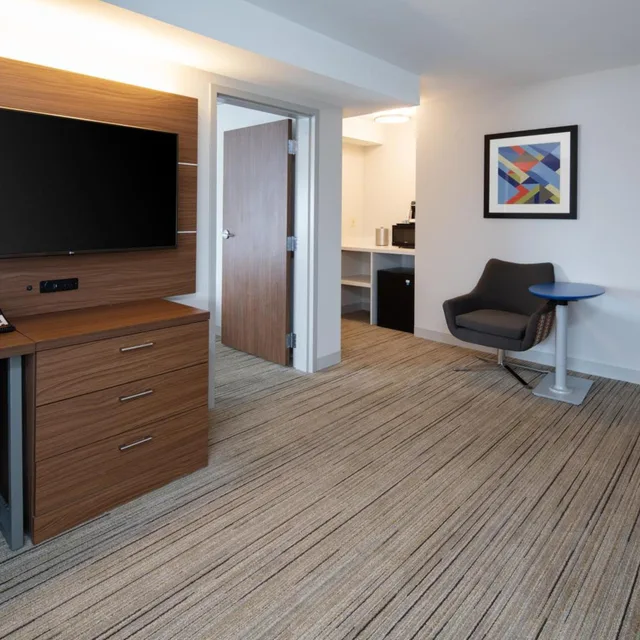 جناح بسريرين لذوي الإعاقة، Holiday Inn Express Hotel Suites Seattle Sea Tac Airport 1/2