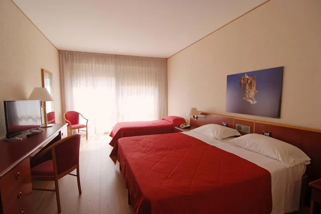 غرفة ثلاثية، Torre Normanna 3/6