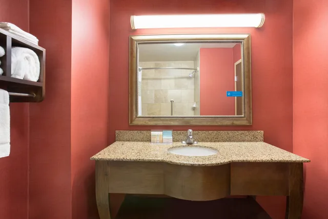 غرفة بسريرين كوين لذوي الإعاقة، Hampton Inn Siloam Springs 5/5