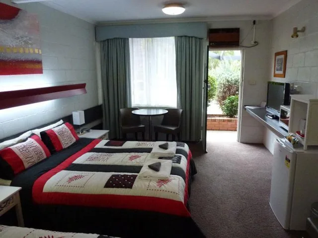Motel, Superior, 1 Double and 1 Single Bed، The Grampians Motel 3/3